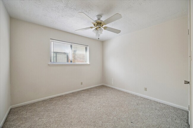Building Photo - 9631 Philmont Dr