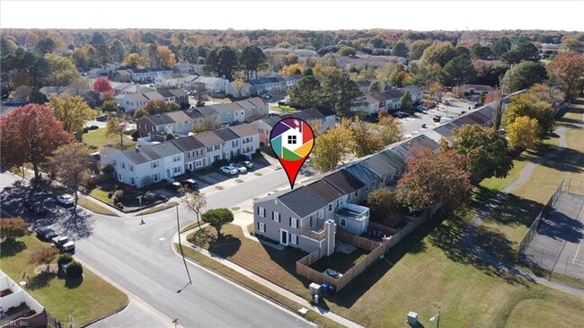 Building Photo - Spacious VB Townhouse!