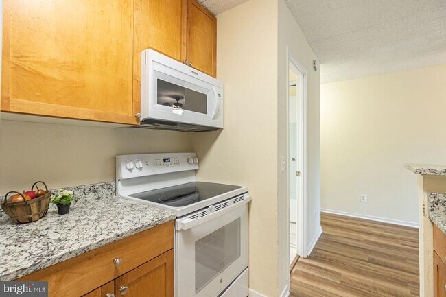 Building Photo - 75 S Reynolds St
