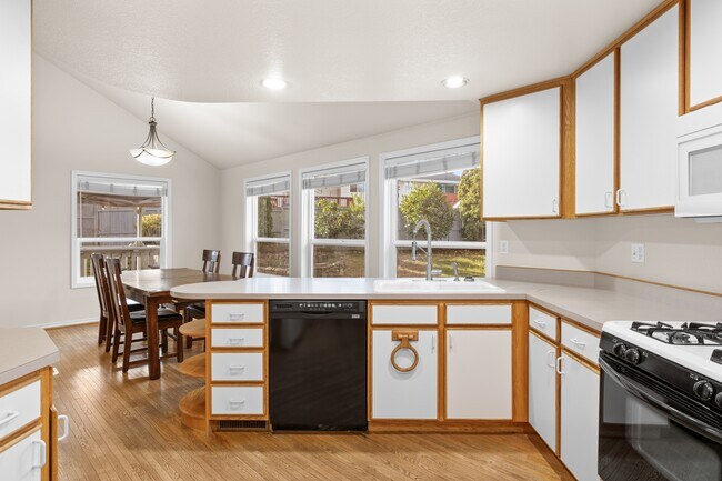 Building Photo - 1137 Riverrock Way