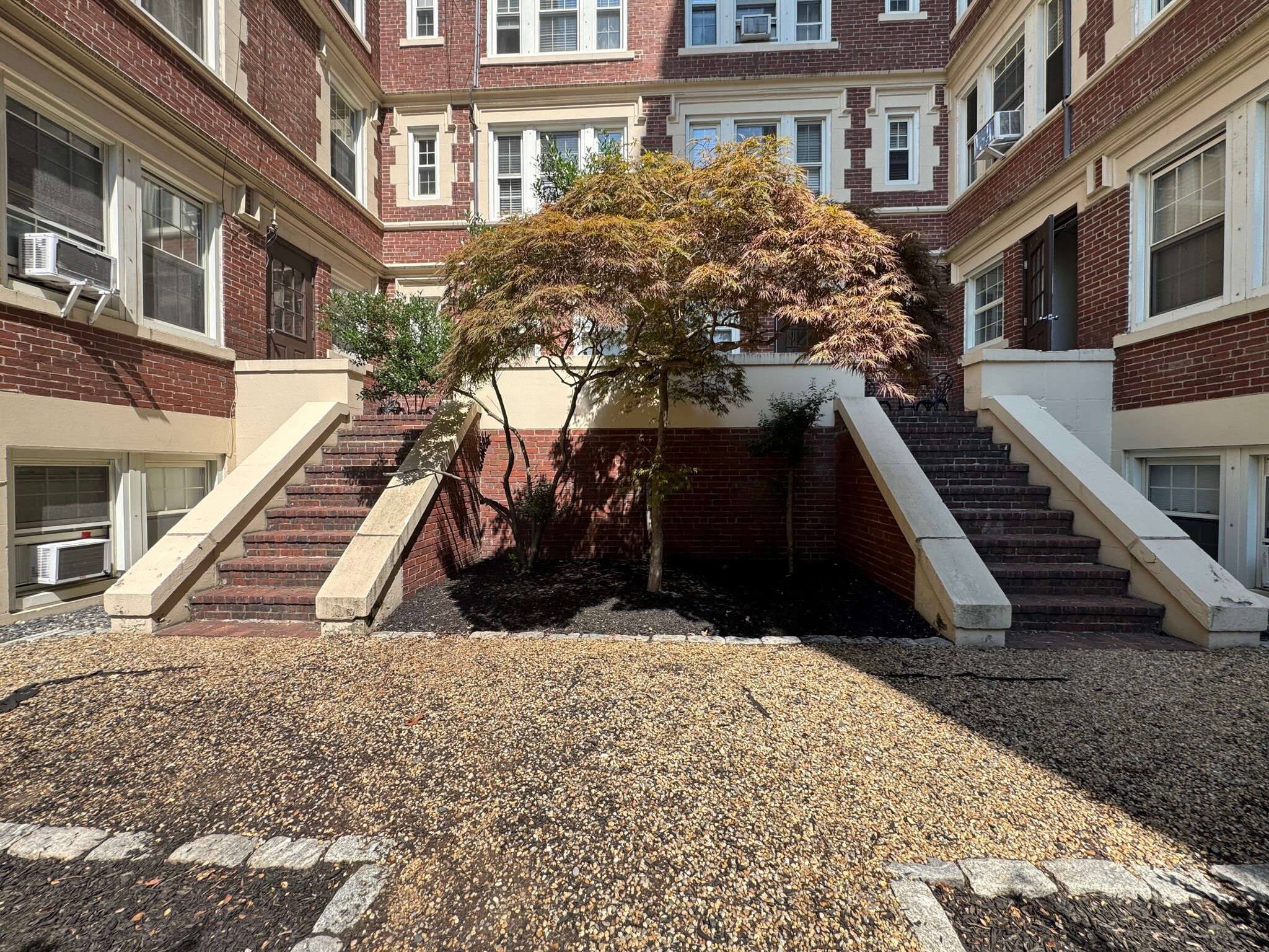 Building Photo - 1450 Beacon St