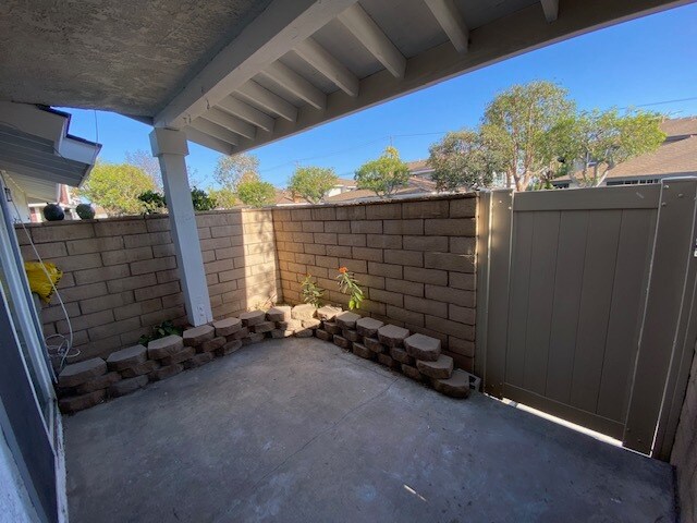 Building Photo - 8074 Woodland Dr