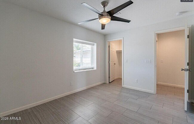 Building Photo - 1262 E Hermosa Dr