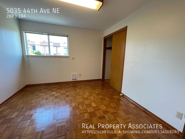 Building Photo - 5035 44th Ave NE