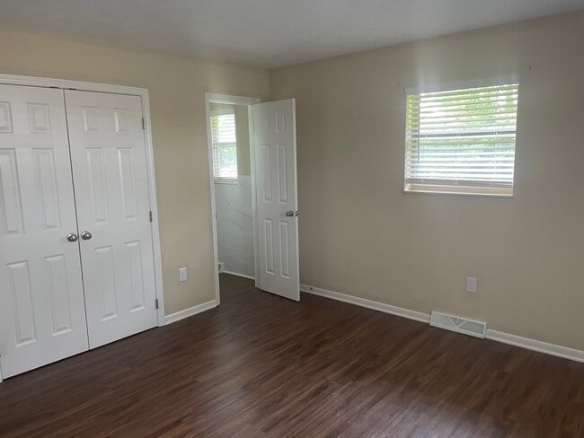 Building Photo - 11632 S Williamsburg Dr