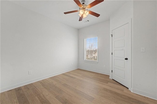 Building Photo - 3215 SW Hillstone Ave