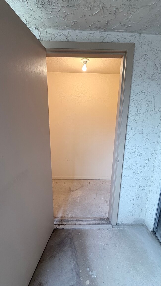 Building Photo - 8435 Hearth Dr