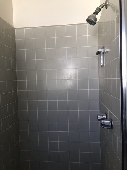 Building Photo - 237 Spring St