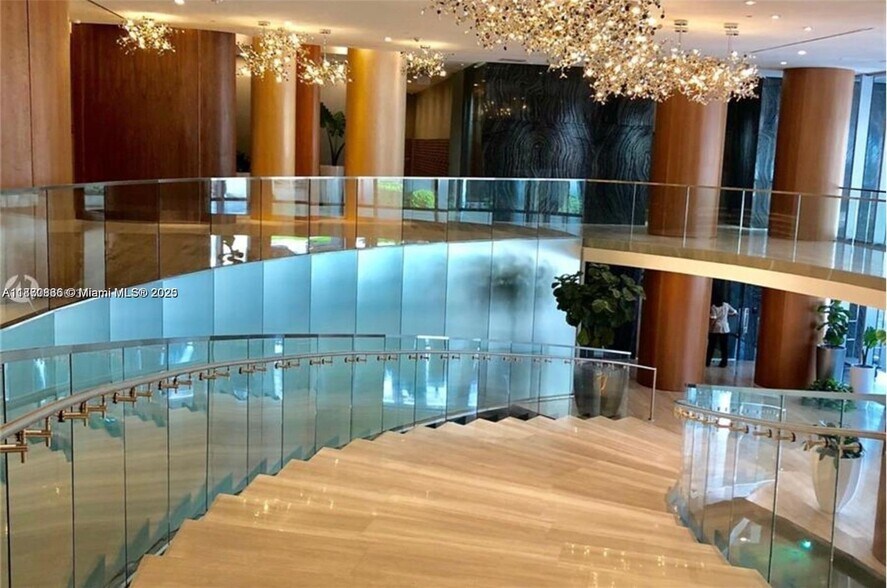 Building Photo - 488 NE 18th St