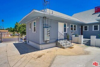 Building Photo - 2901 Raymond Ave