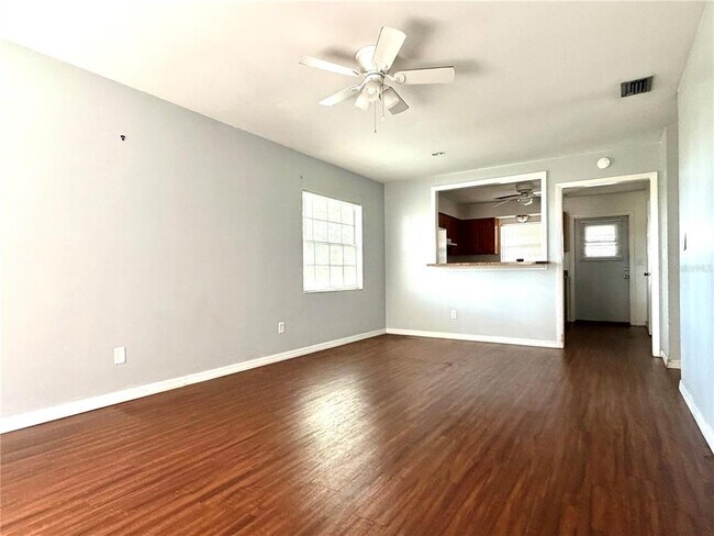 Building Photo - 610 Emerald Ave