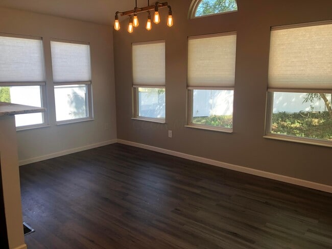 Building Photo - 1417 Hoovler Way