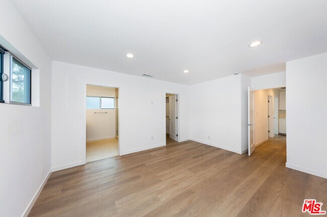 Building Photo - 13307 Westcove Dr