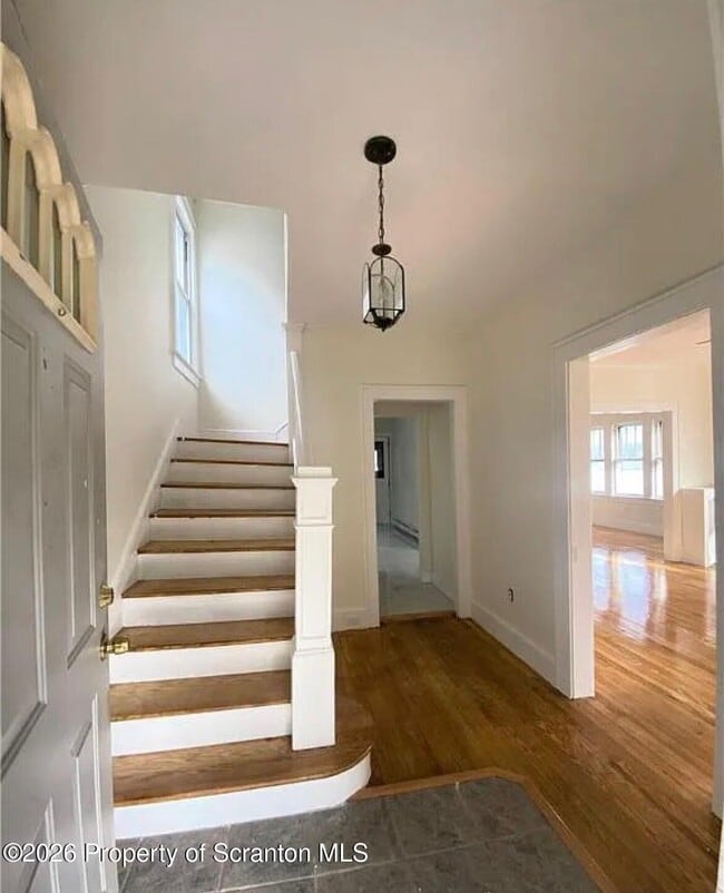 Building Photo - 24 Stafford Ave