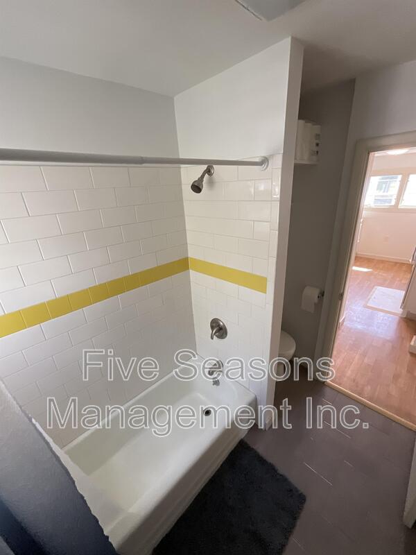 Building Photo - 133 Elmwood Ave