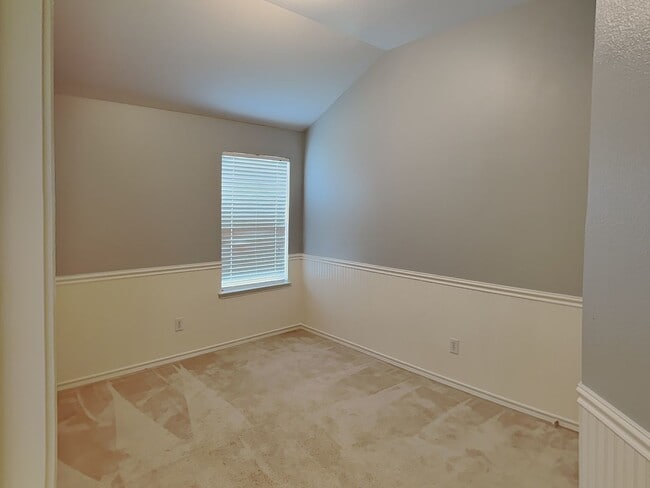 Building Photo - Where Comfort Meets Convenience in Marine Creek Ranch