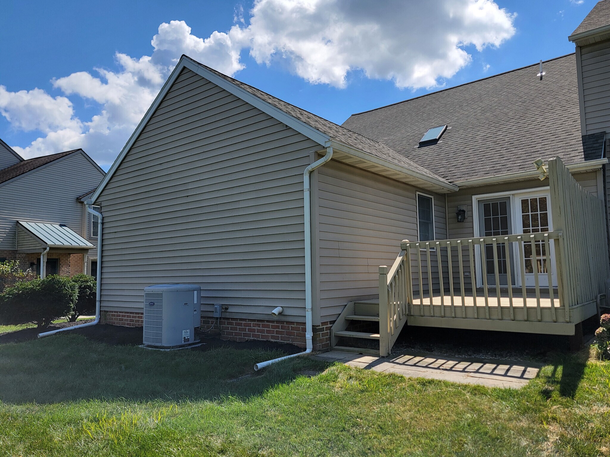 Building Photo - 40 Spring Hill Ln