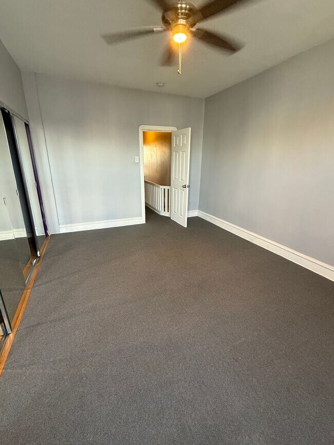 Building Photo - 3-Bedroom 1.5-Bathroom Home with Garage in...