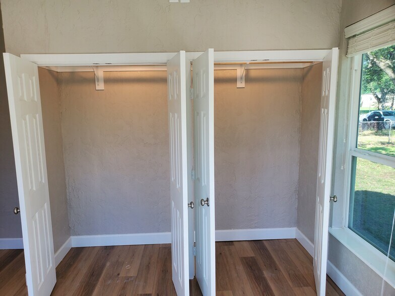 Building Photo - 6823 Guyler St