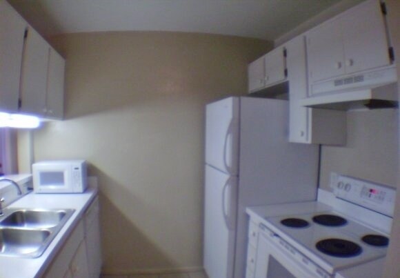 Building Photo - 4000 SW 23rd St