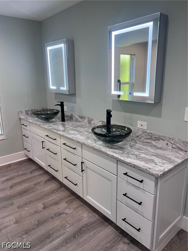 Building Photo - 3705 Stoneridge Ct