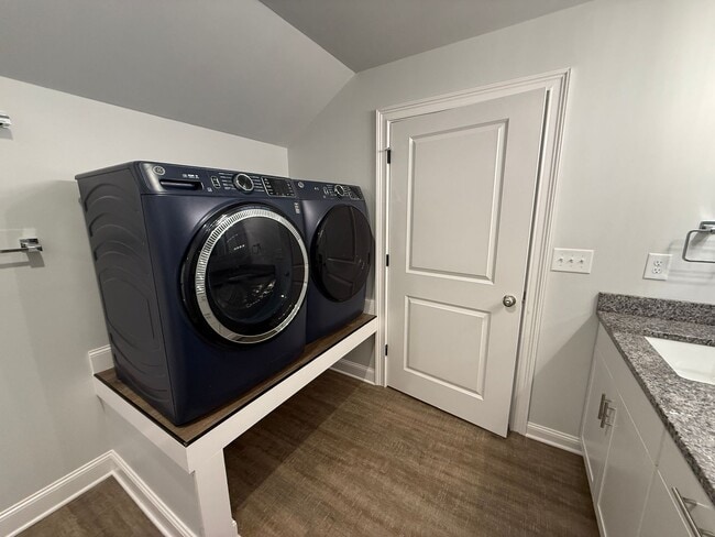 Building Photo - 2023 Moores Ford Rd