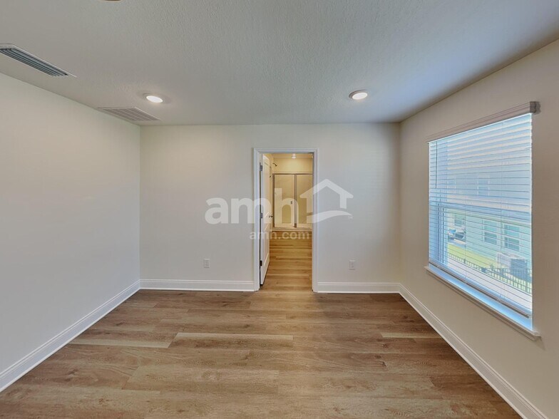 Building Photo - 983 Grafton Ridge Dr