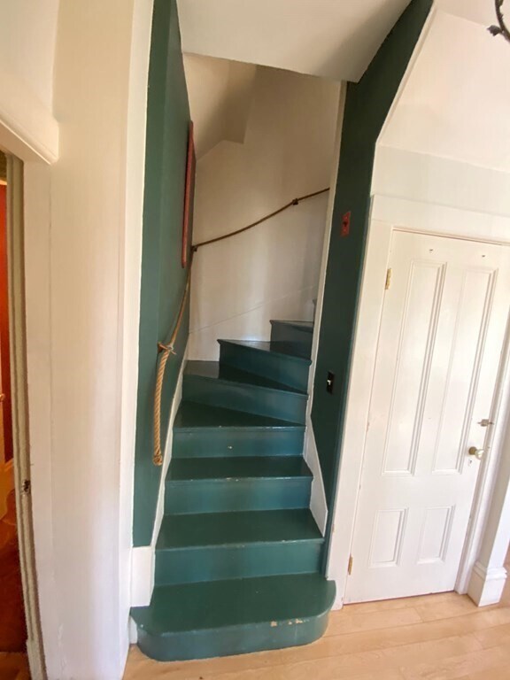 Building Photo - 30 Waldron St