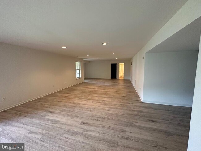 Building Photo - 25869 Flintonbridge Dr