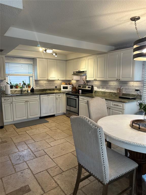 Building Photo - 4517 Groveland Ave