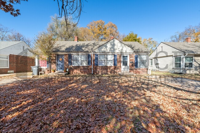 Primary Photo - 2640 E Grail St