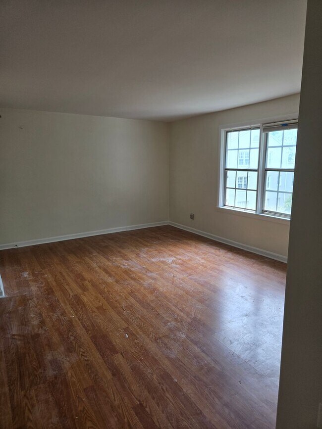 Building Photo - 808 S Arlington Mill Dr