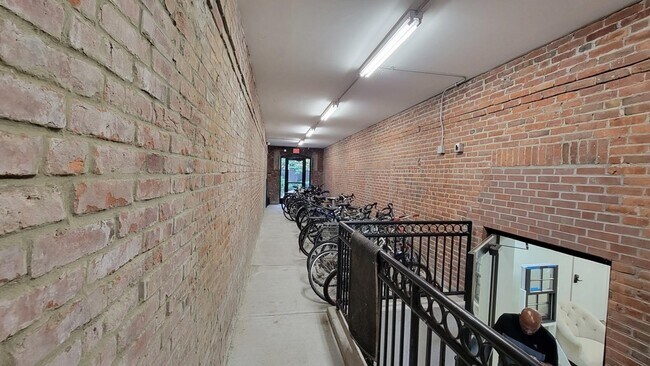 Building Photo - 20 McTernan St