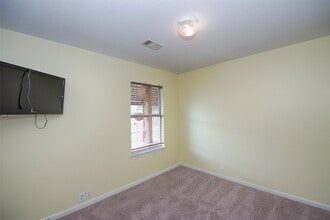 Building Photo - 2753 Foster Hill Dr