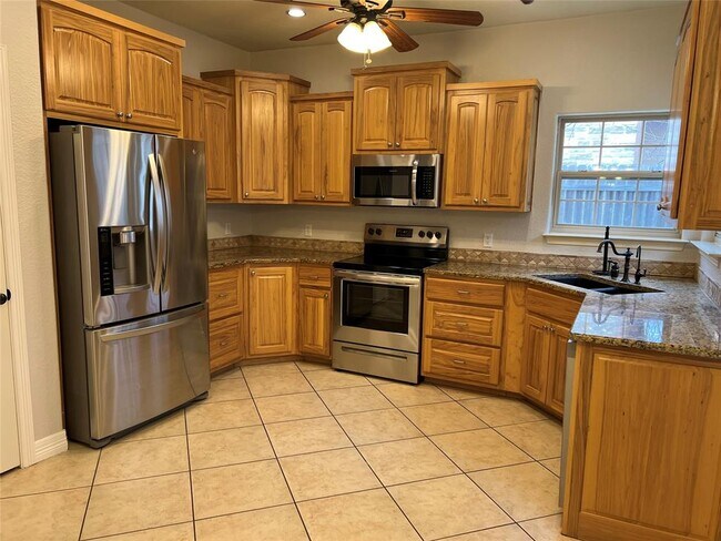 Building Photo - 503 Woodland Park Dr