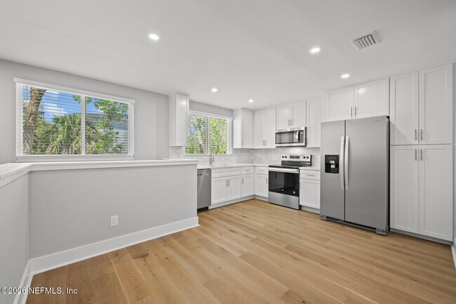 Building Photo - 2107 2nd St S