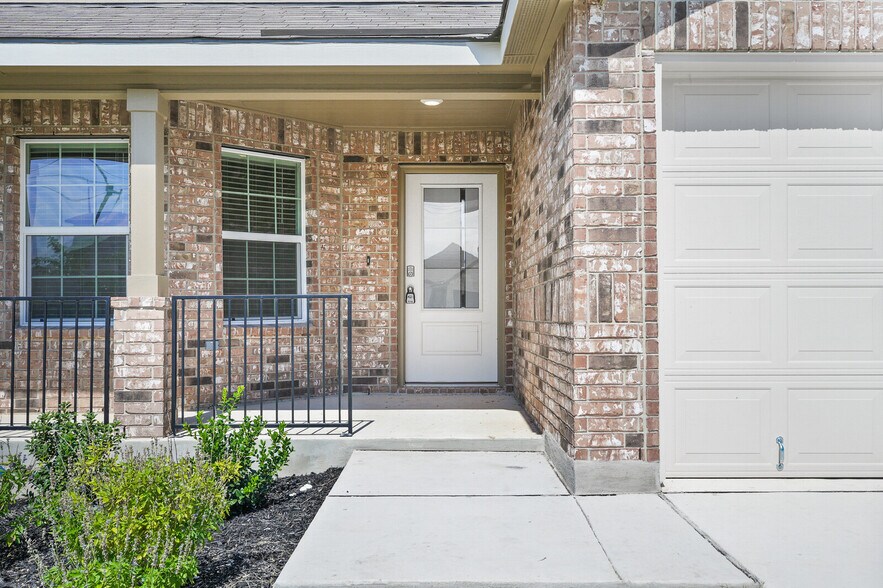 Building Photo - 12015 Topaz