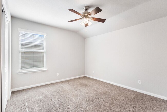 Building Photo - 4 Bedroom/2.5 Bathroom Home in the Hidden Canyons at Texas Research Park Subdivison