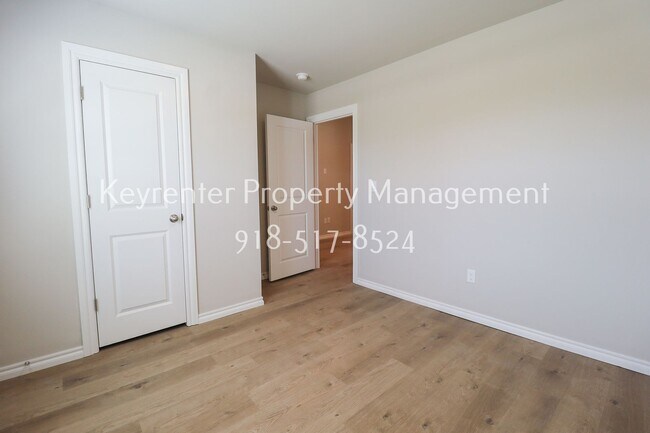 Building Photo - 15610 S 75th E Ave