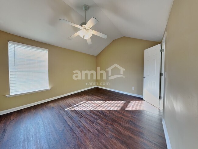 Building Photo - 836 Willow Bay Dr