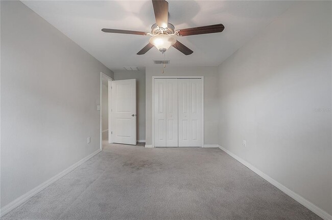 Building Photo - 10687 Lake Montauk Dr