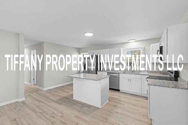 Building Photo - 714 Chal Dr