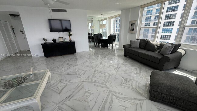 Building Photo - 3505 S Ocean Dr