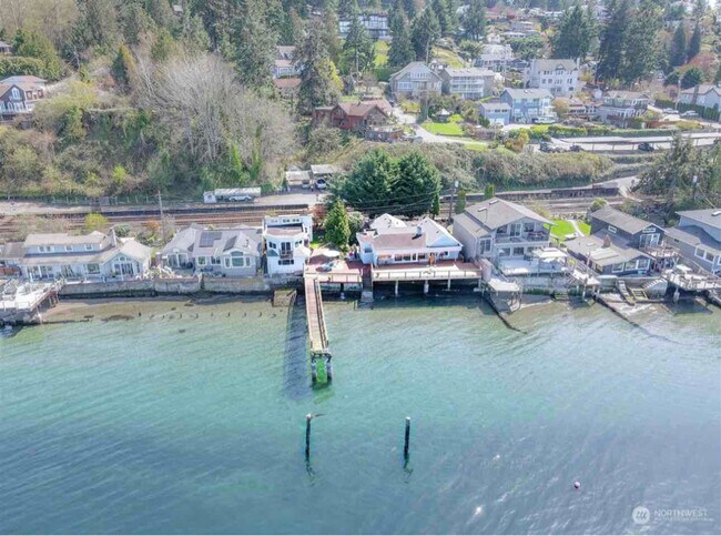 Building Photo - 4226 Sunset Beach Rd W
