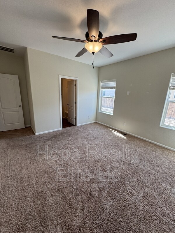 Building Photo - 6672 Kearsarge Dr