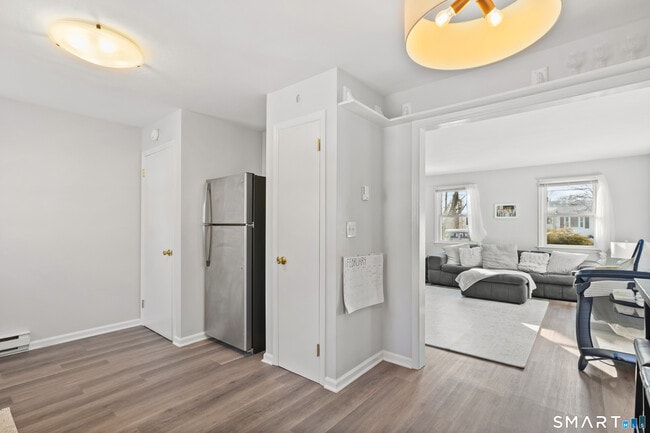 Building Photo - 215 York Rd