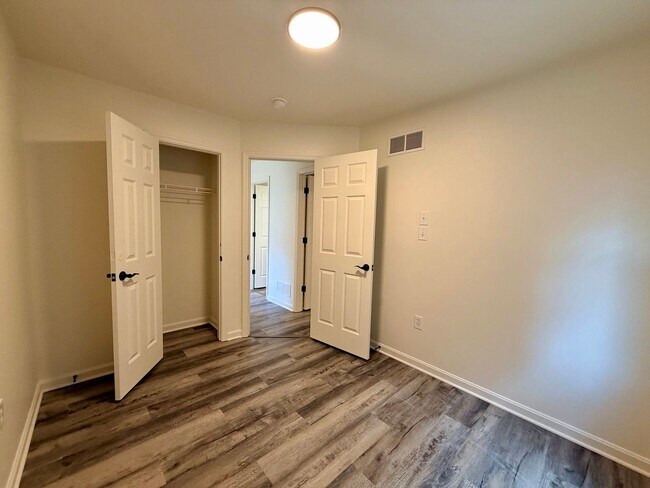 Building Photo - 601 Rockwood Dr