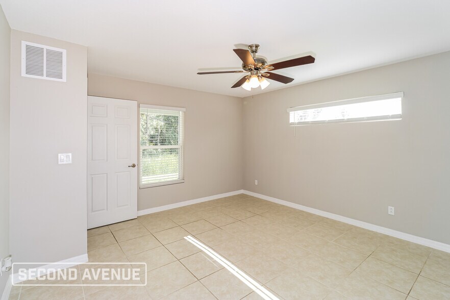 Building Photo - 3230 Bowline Ave