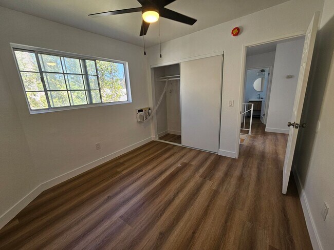 Building Photo - 245 E Ave 38