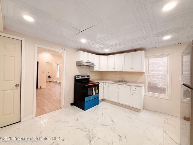 Building Photo - 210-212 Center Ave